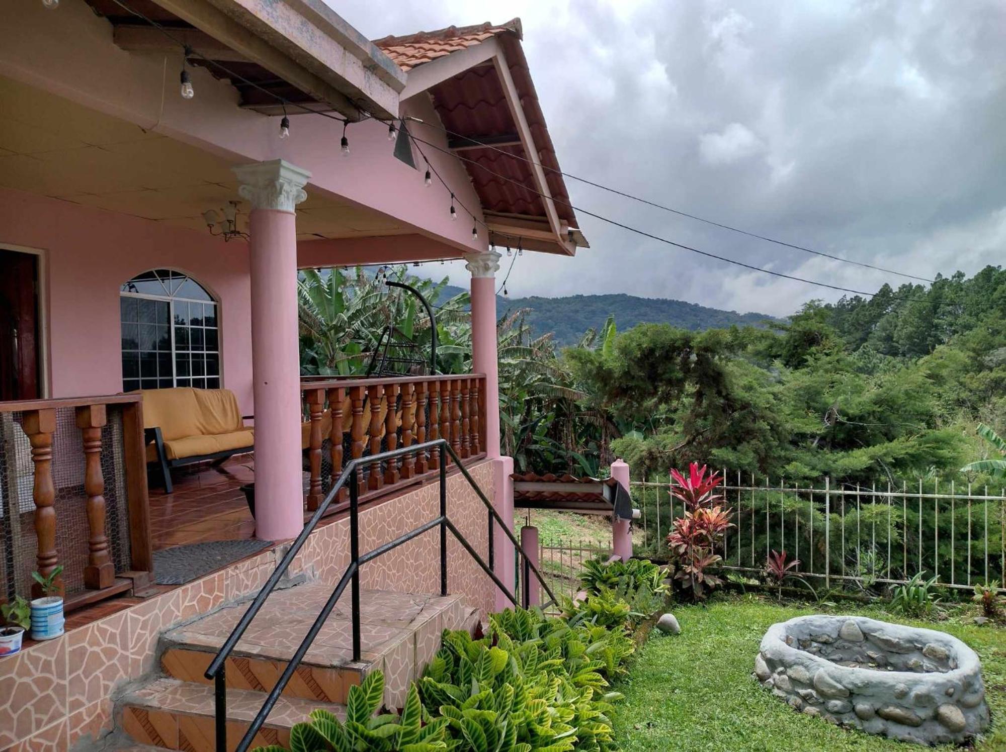Хостел Agartha Mountain Retreat Бокете Экстерьер фото